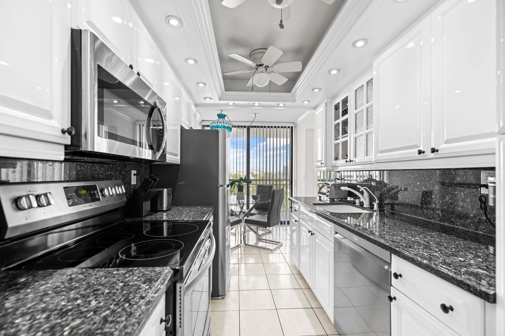 3031 N Ocean Boulevard - Photo 21