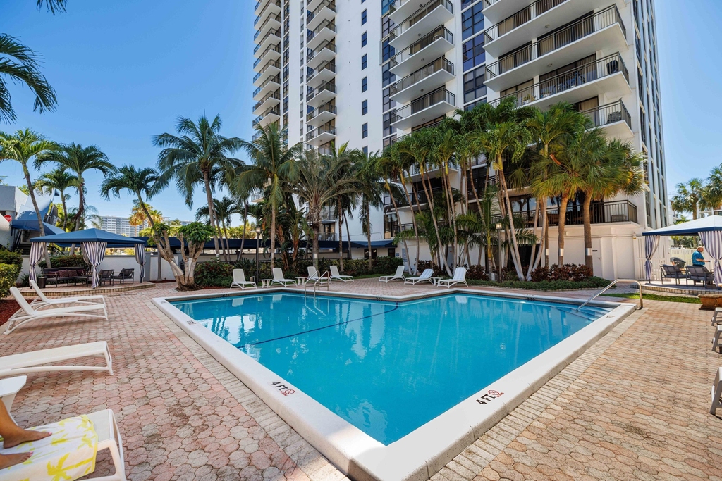 3031 N Ocean Boulevard - Photo 0