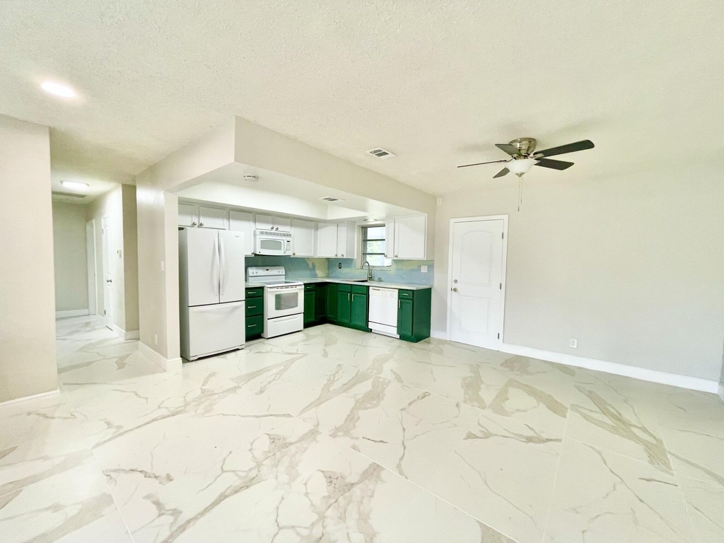 5630 Hollywood Boulevard - Photo 20
