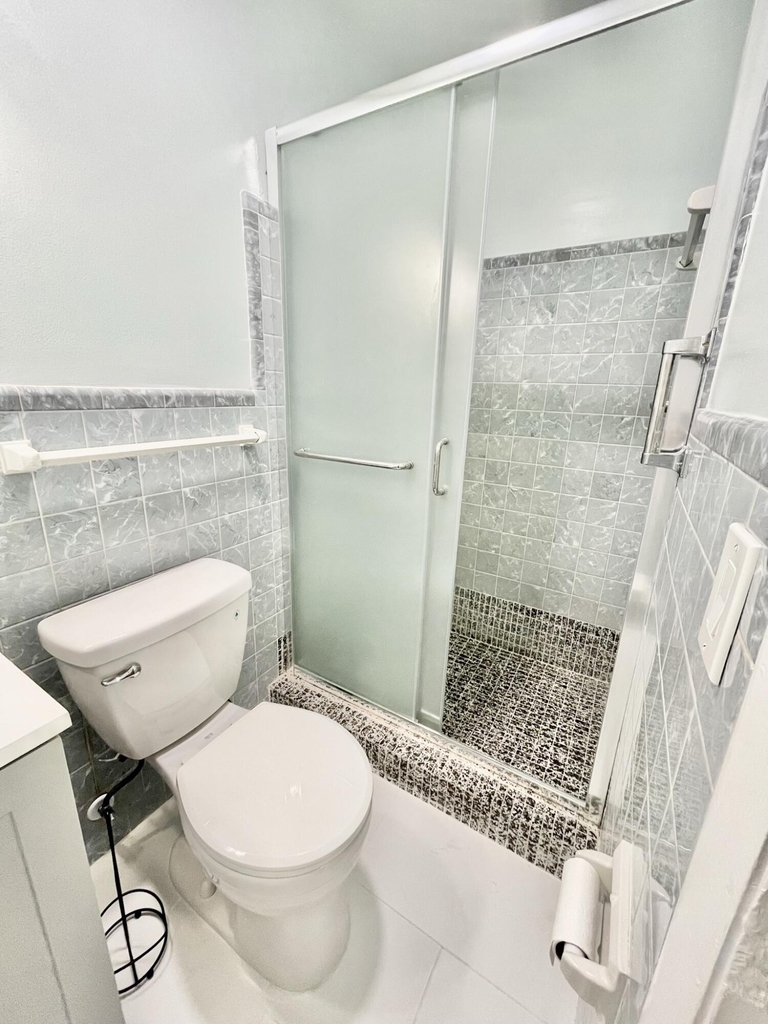 5630 Hollywood Boulevard - Photo 6