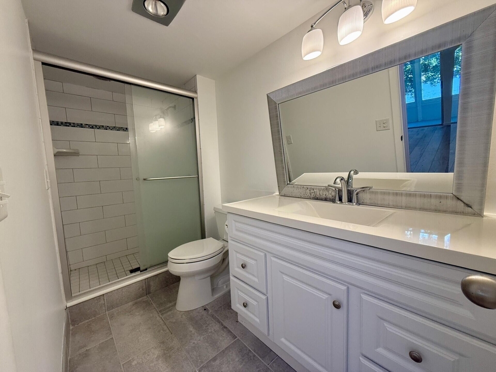 22 Somerset A - Photo 4