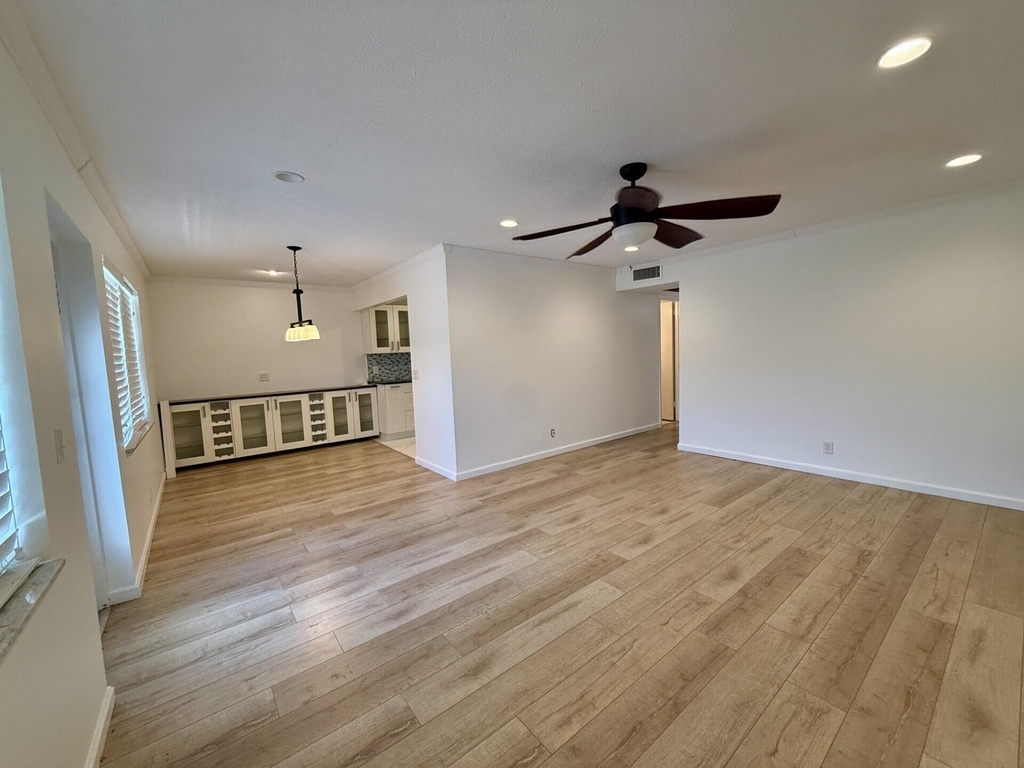 22 Somerset A - Photo 10