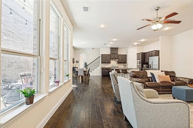 3712 Cobblecreek Drive - Photo 2