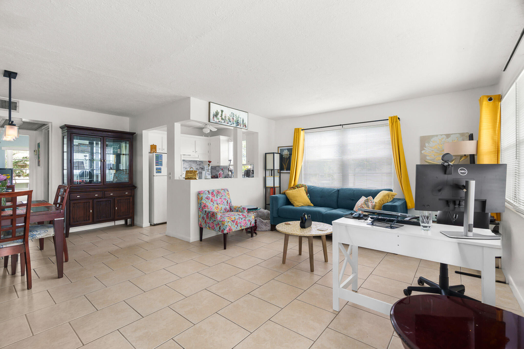 347 Windsor O - Photo 0