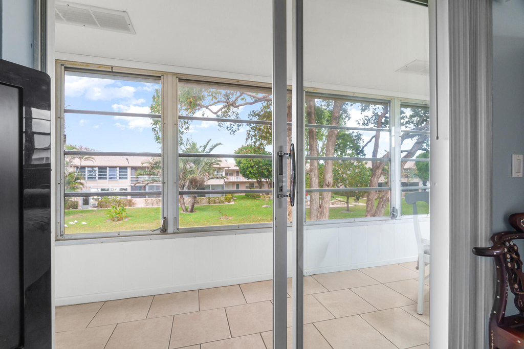 347 Windsor O - Photo 19