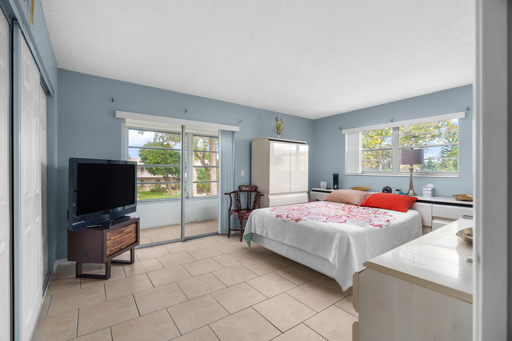347 Windsor O - Photo 13
