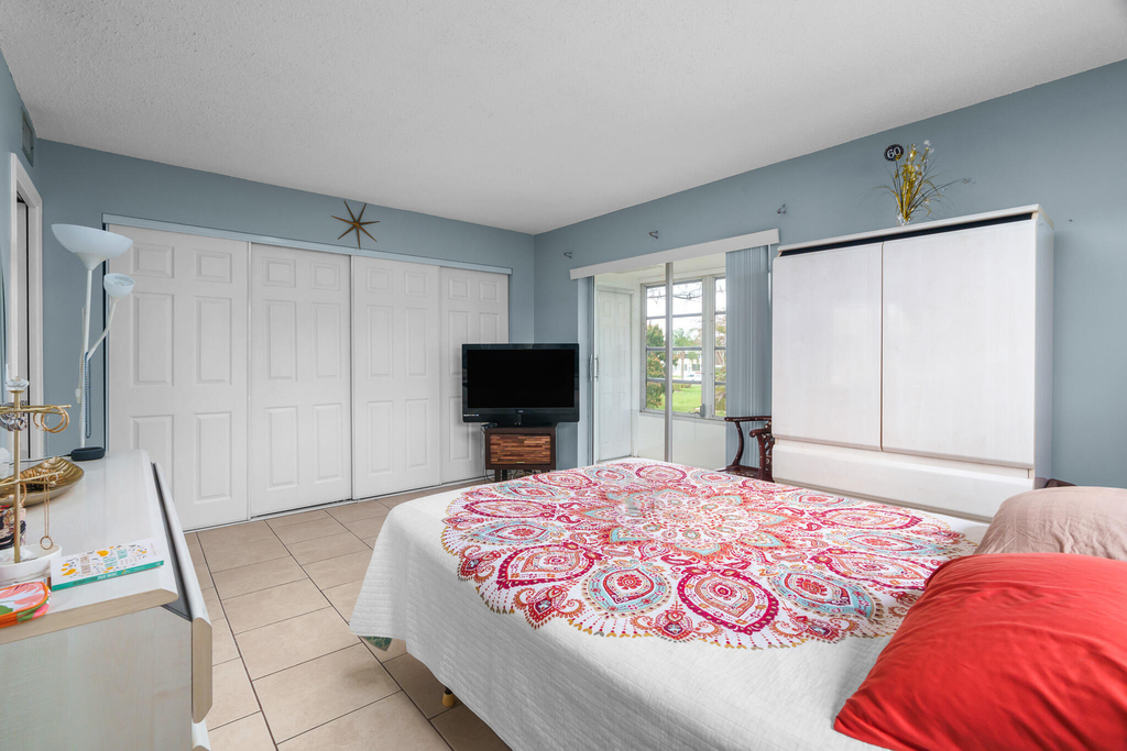 347 Windsor O - Photo 15