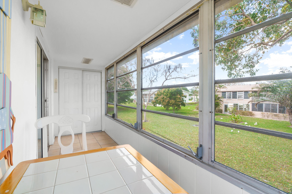 347 Windsor O - Photo 22
