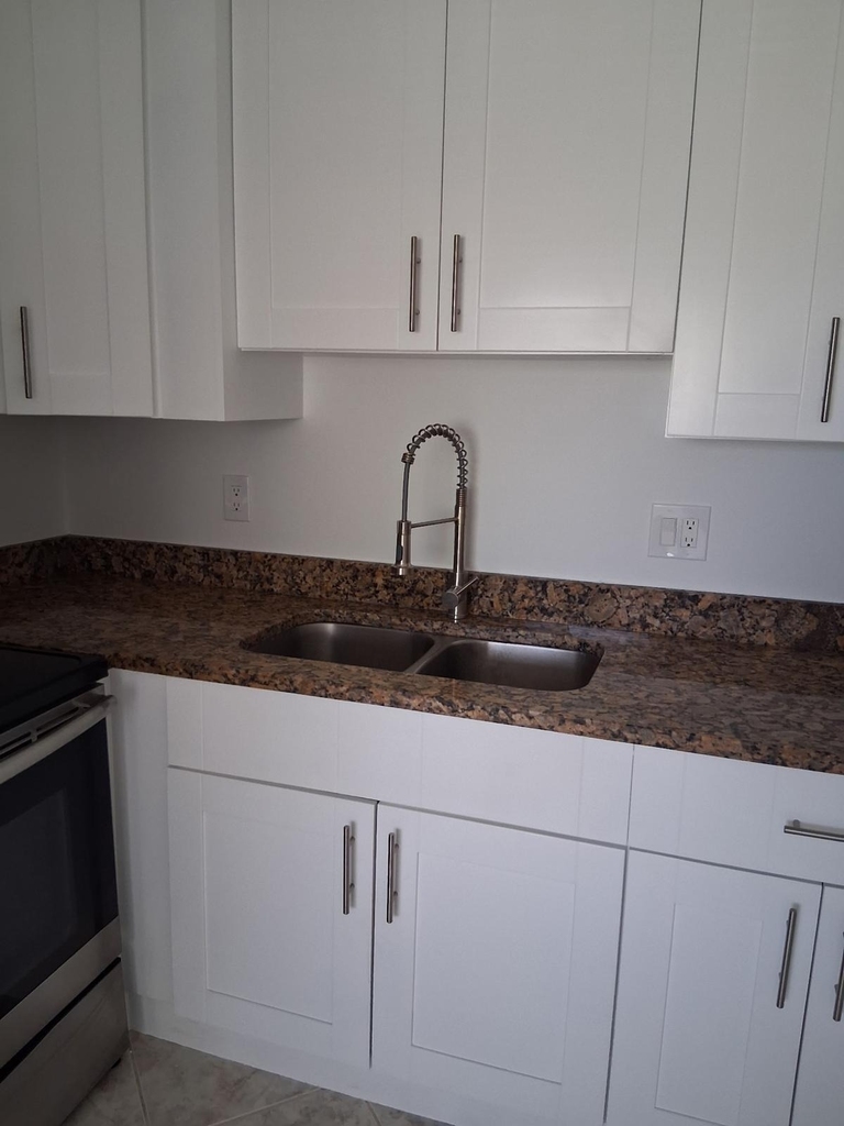 2100 Springdale Boulevard - Photo 28