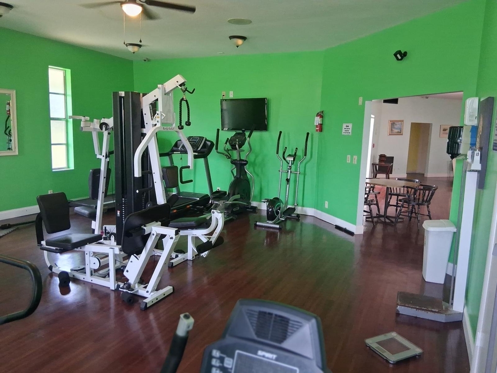 2100 Springdale Boulevard - Photo 25