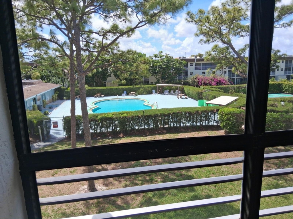 2100 Springdale Boulevard - Photo 30