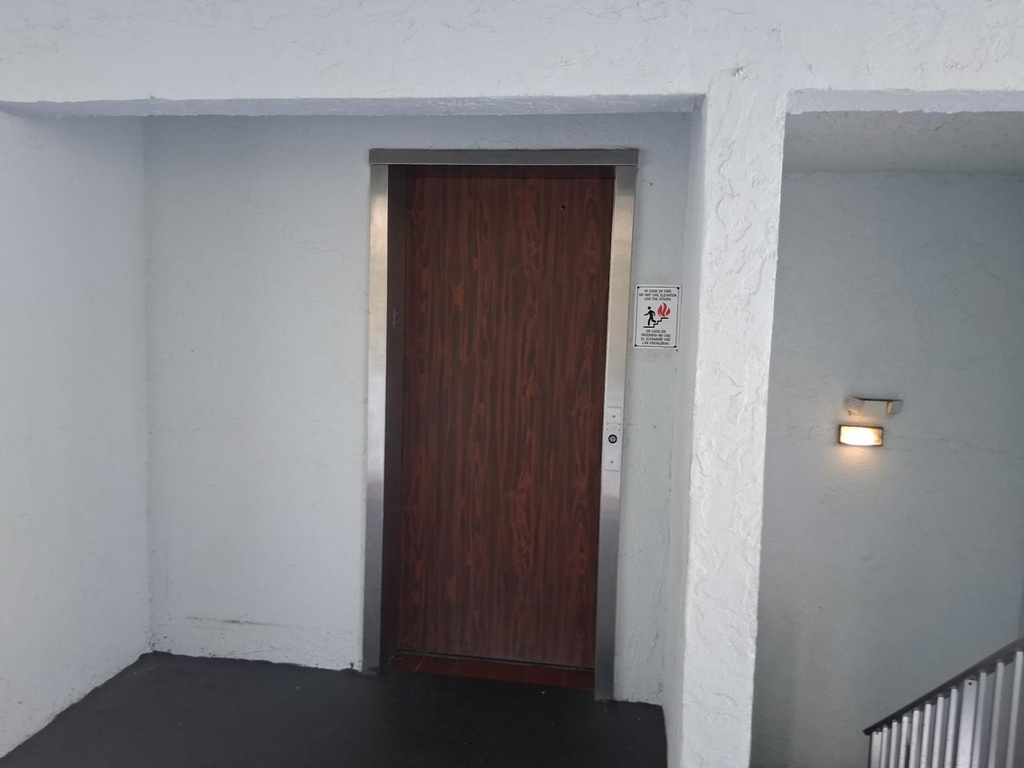 2100 Springdale Boulevard - Photo 32