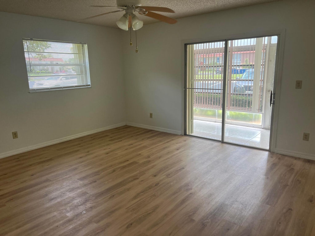 98 Spring Lake Drive - Photo 7