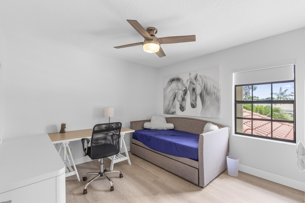 12715 Kingsway Road - Photo 37