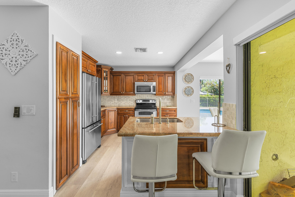 12715 Kingsway Road - Photo 29