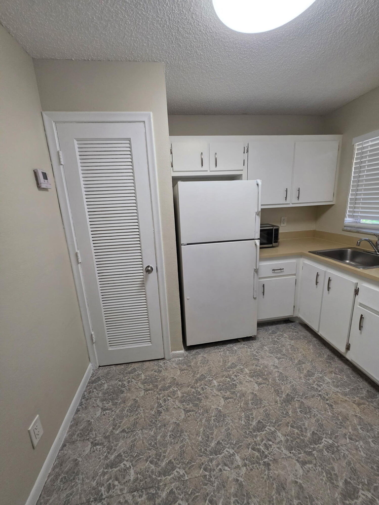 5168 Ne 6th Avenue - Photo 3