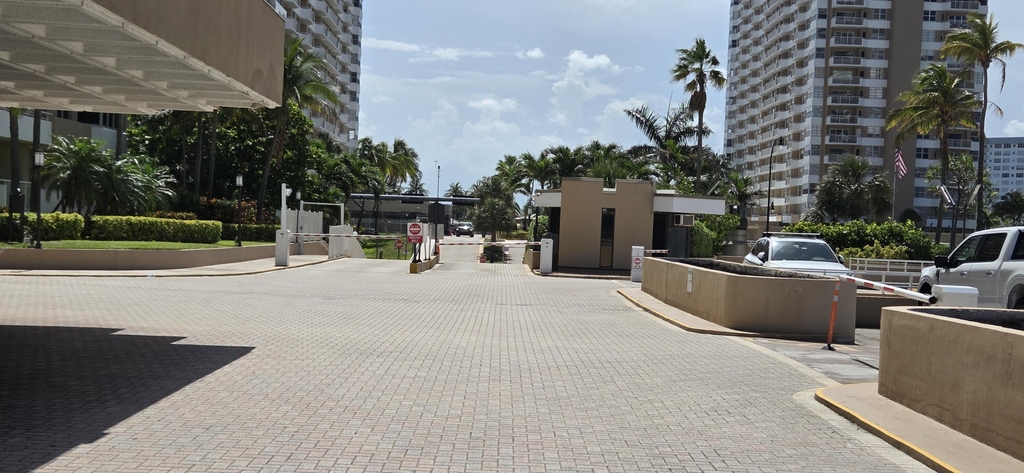1980 S Ocean Drive - Photo 31