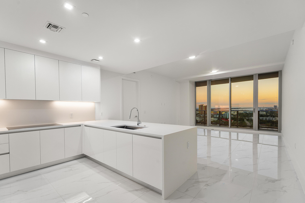 220 Lake Shore Drive - Photo 8