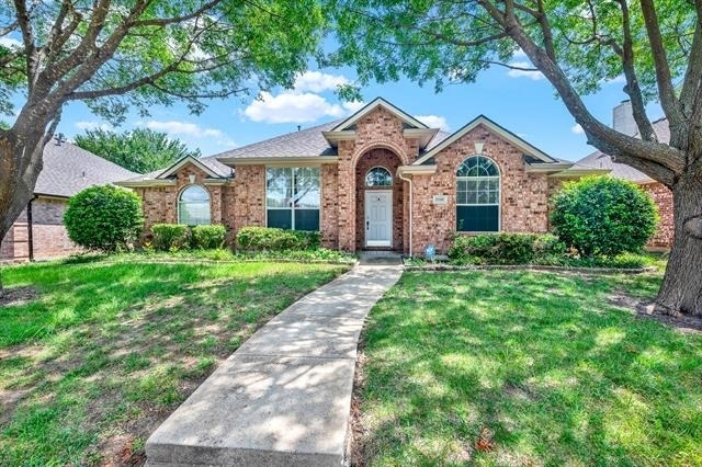 11201 Creekwood Drive - Photo 1