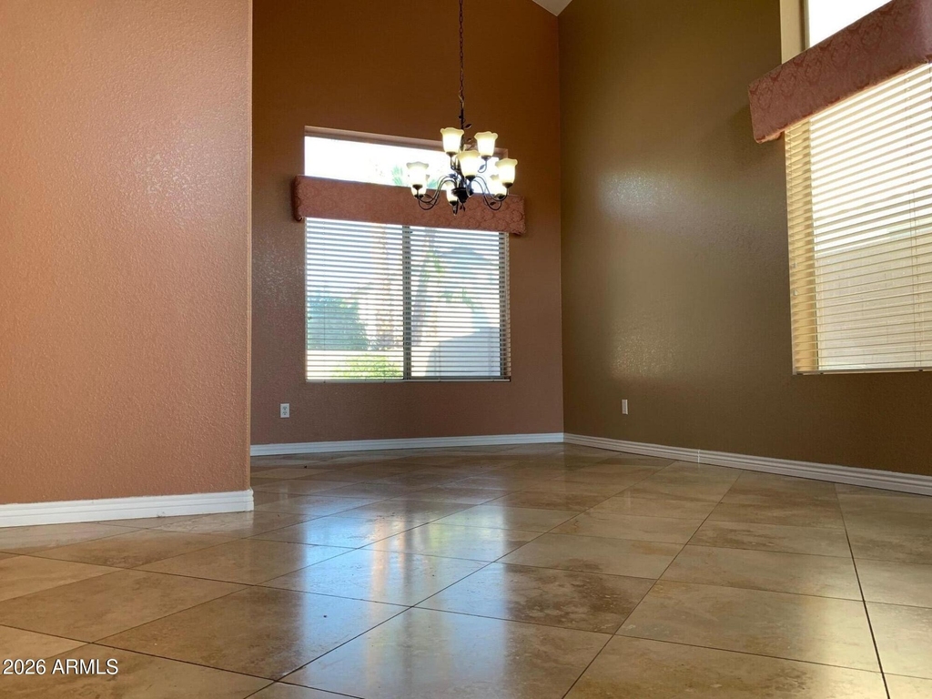 354 W Bolero Drive - Photo 1