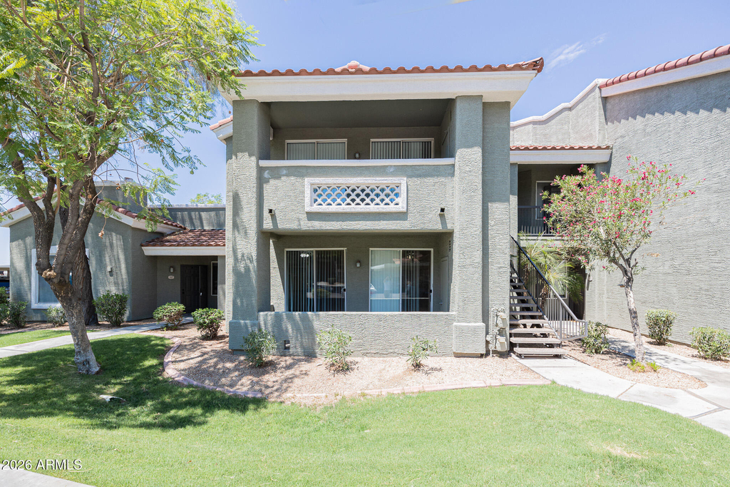 2929 W Yorkshire Drive - Photo 1