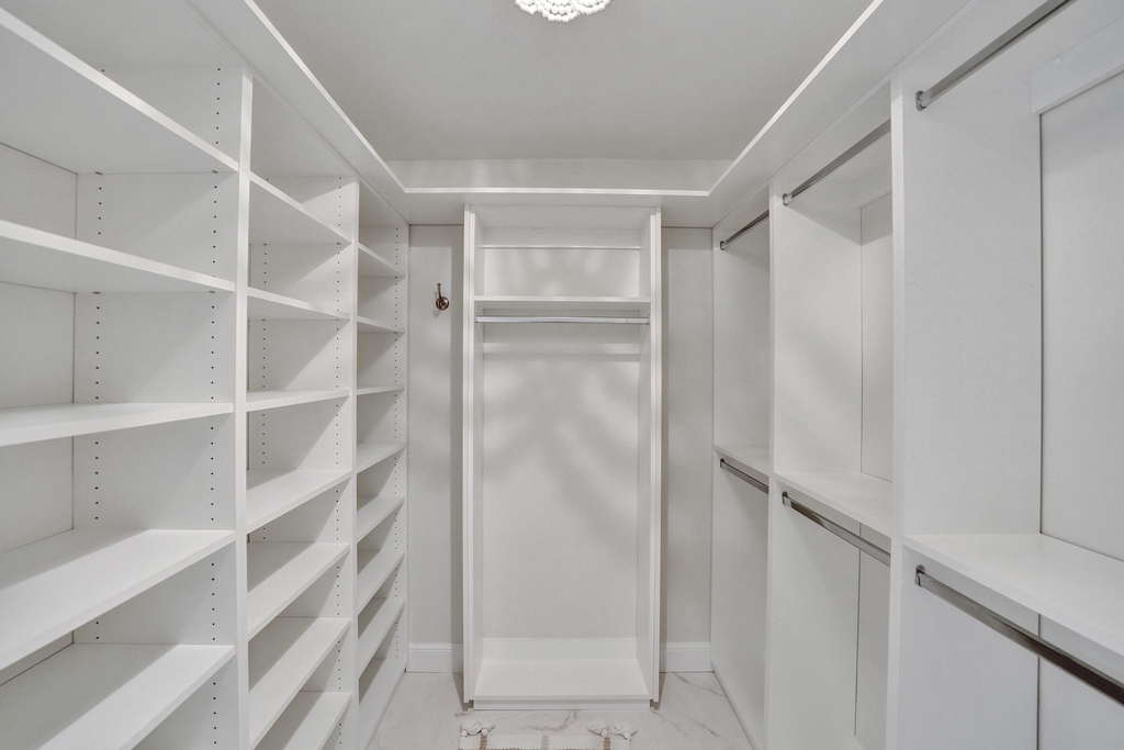 248 Codrington Drive - Photo 32