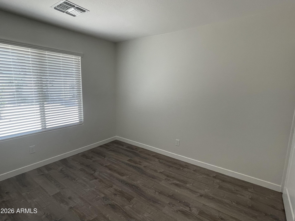2920 E Michelle Drive - Photo 11