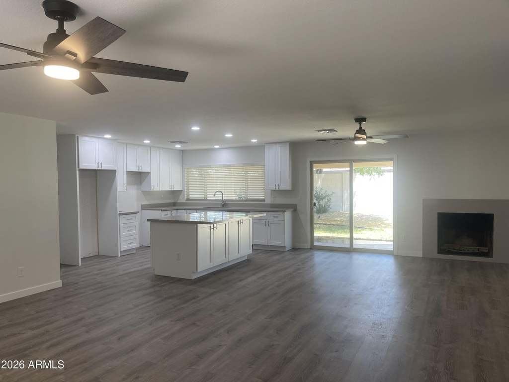 2920 E Michelle Drive - Photo 7