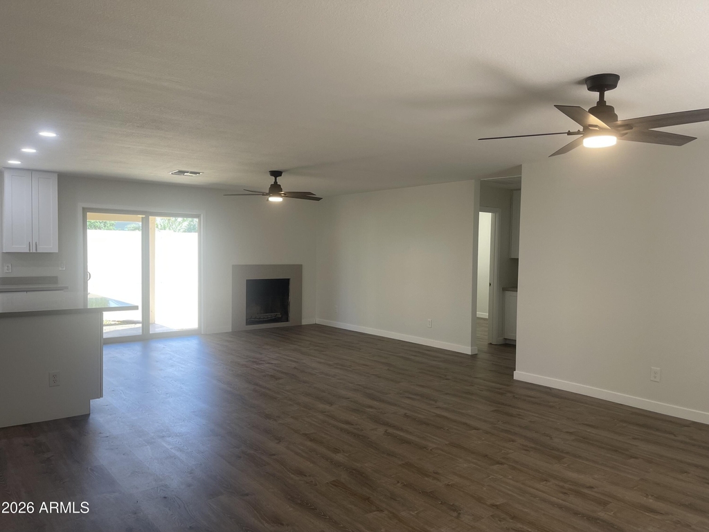 2920 E Michelle Drive - Photo 4