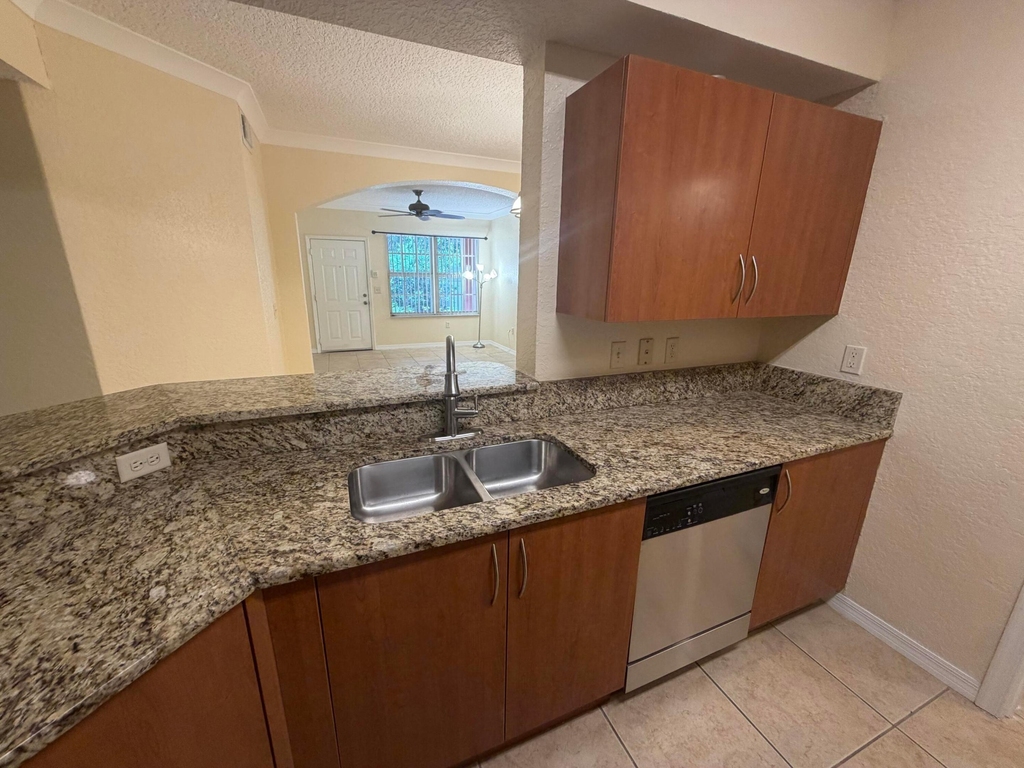 150 Sw Peacock Boulevard - Photo 4