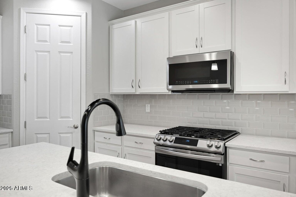 16658 W Mescal Street - Photo 9
