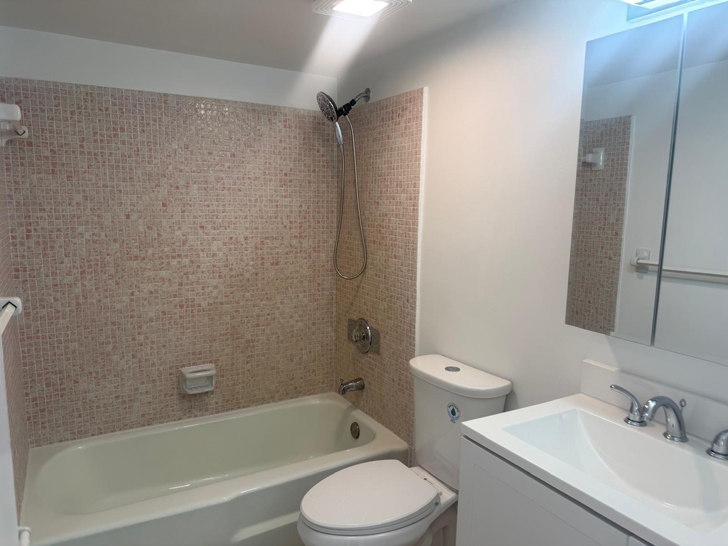 402 Lake Shore Drive - Photo 5