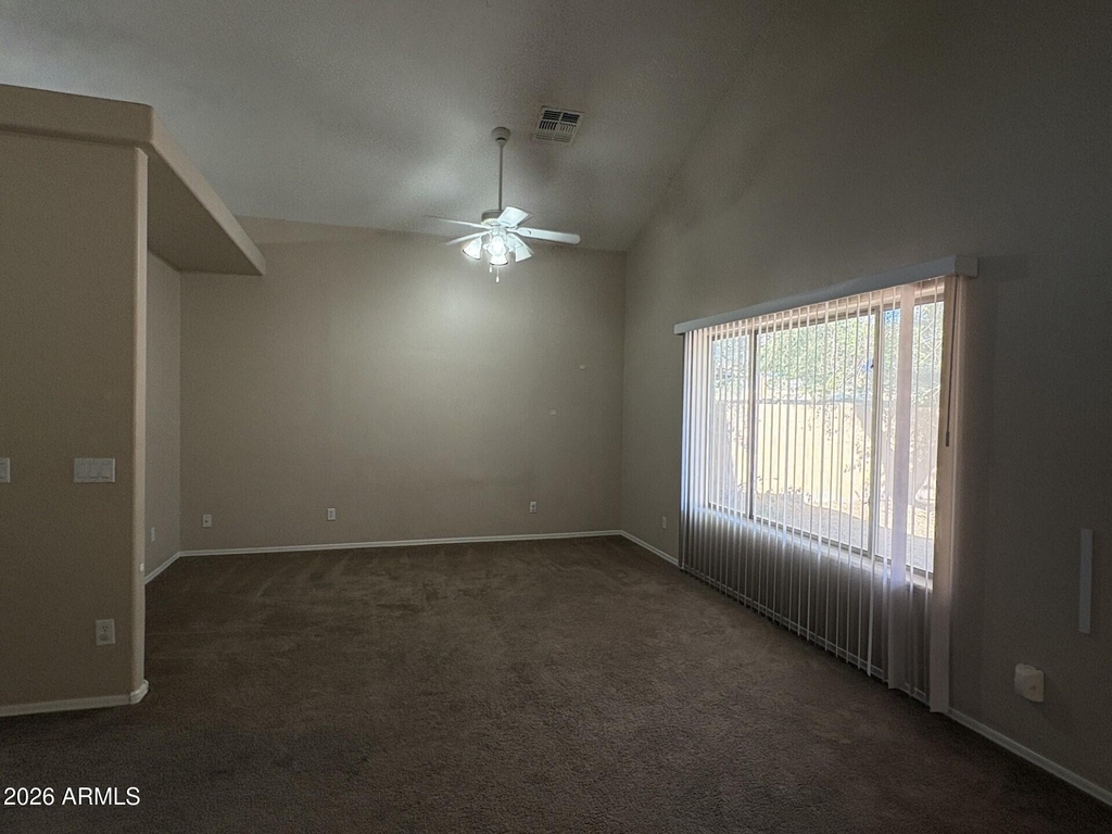 1547 E 10th Street - Photo 2