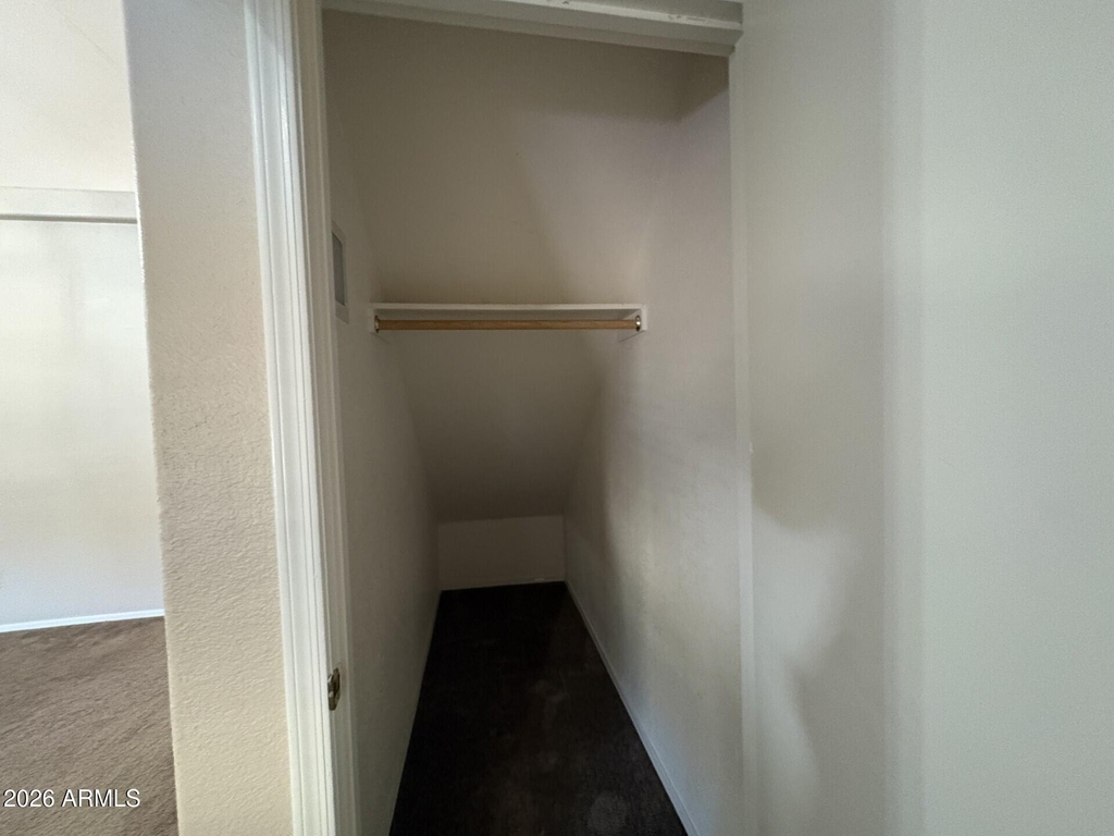 1547 E 10th Street - Photo 10