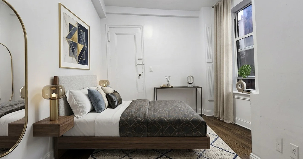 156 East 37th Street - Photo 5