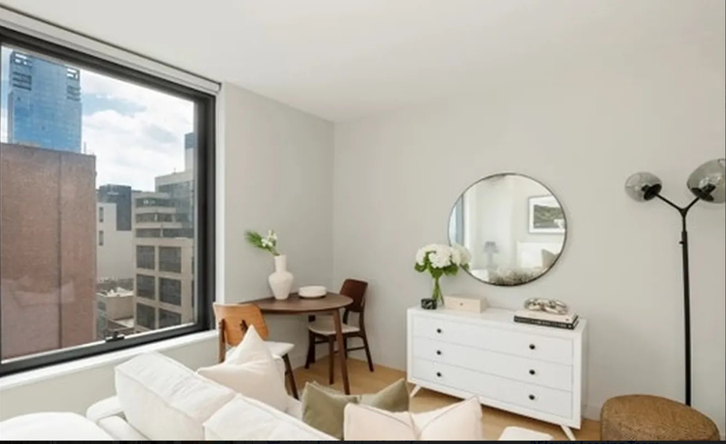  11th Avenue - Photo 6
