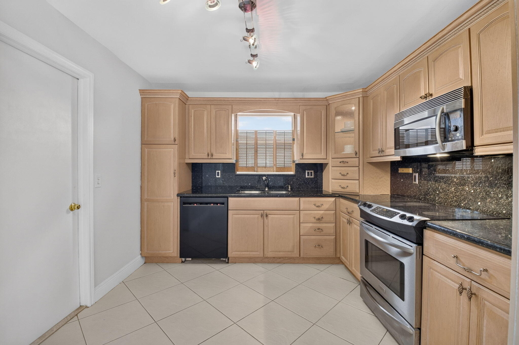 4599 Betelnut Street - Photo 13