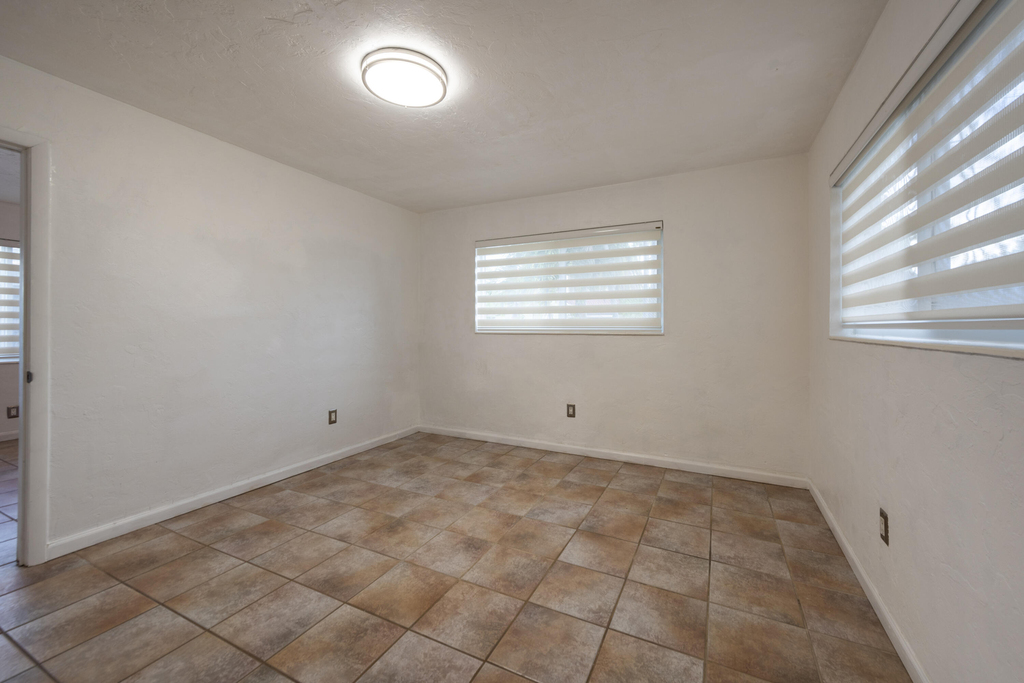 1528 Ne 33rd Street - Photo 10