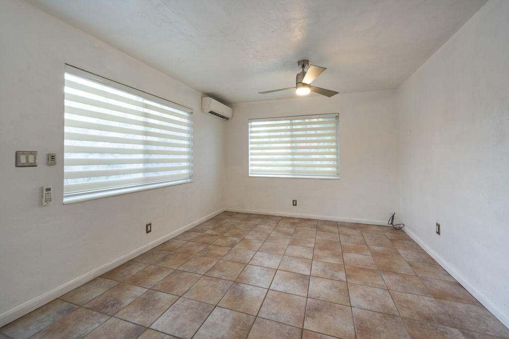 1528 Ne 33rd Street - Photo 3
