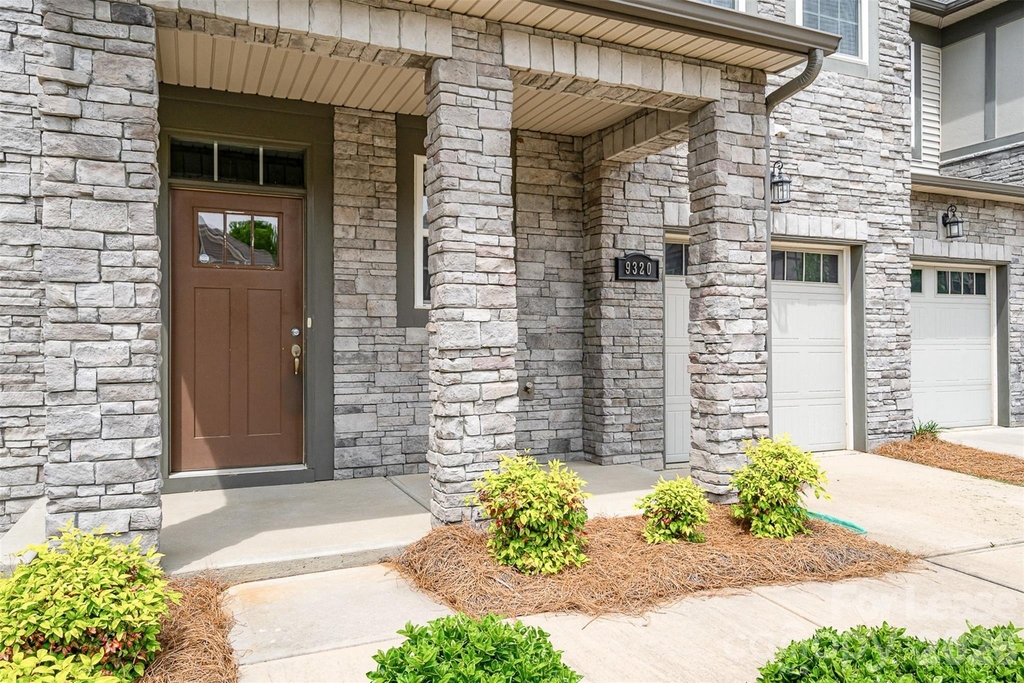 9320 Glenburn Lane - Photo 11