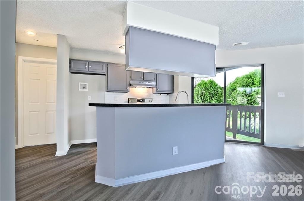 8121 Cedar Glen Drive - Photo 4