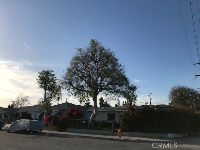 9157 Bentel Avenue - Photo 3
