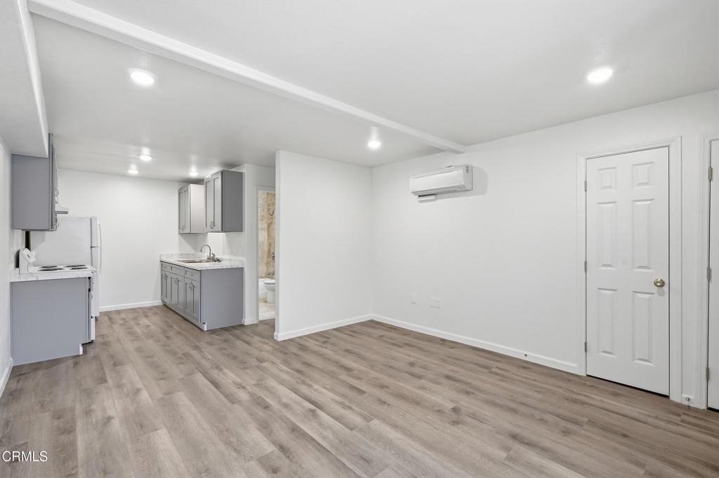 1009 E Jones Street - Photo 3
