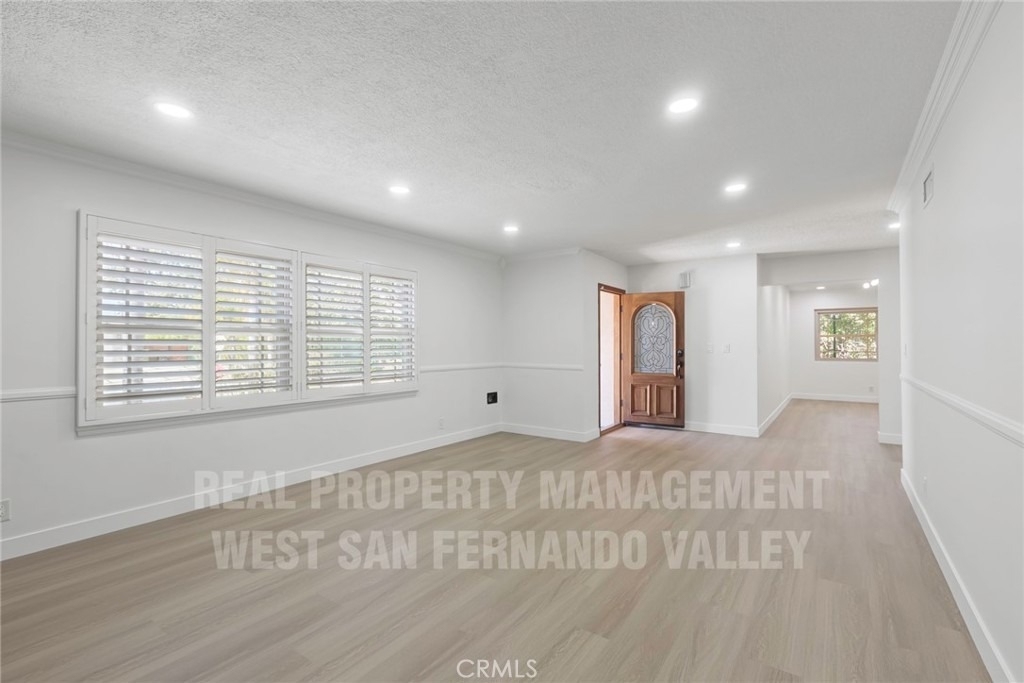 12920 Aetna St. - Photo 5