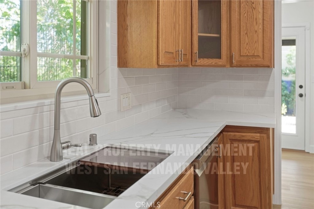 12920 Aetna St. - Photo 17