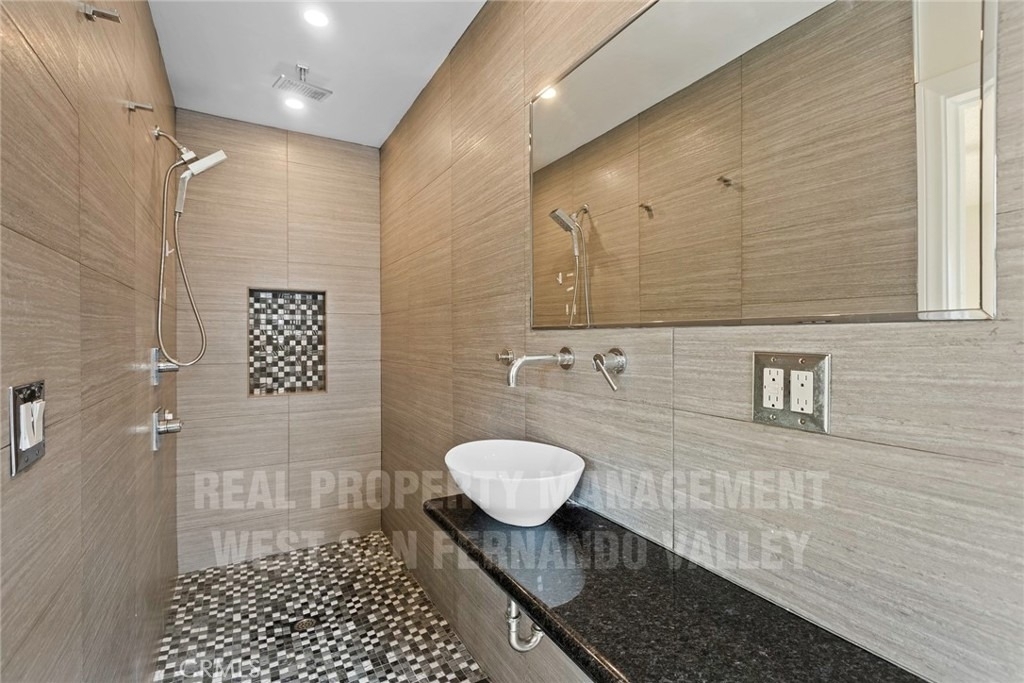 12920 Aetna St. - Photo 28