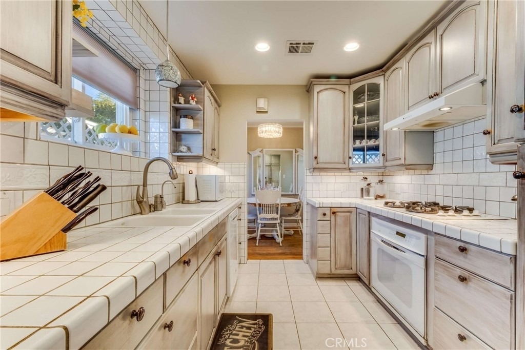 1911 N Fairview Street - Photo 6
