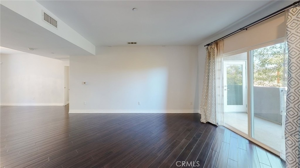 4424 Whitsett Avenue - Photo 10