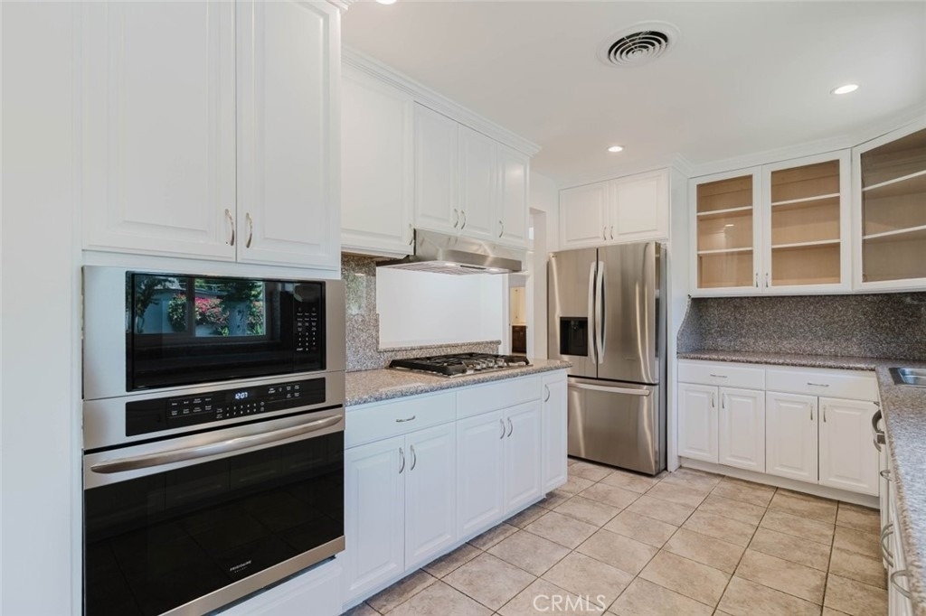 13856 Runnymede Street - Photo 12