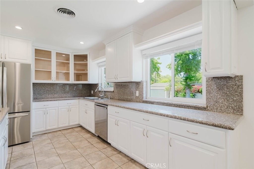 13856 Runnymede Street - Photo 13
